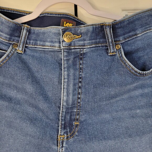 LEE JEANS 14 Short LIKE NEW - Picture 2 of 8